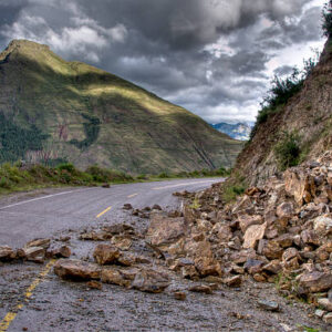 Manejo-seguro-en-carreteras-peligrosas